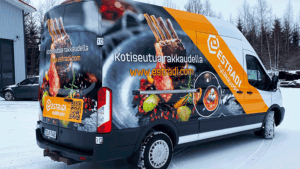 Estradi Kyläkauppa autoteippaus - Mainostoimisto Brandx Oy